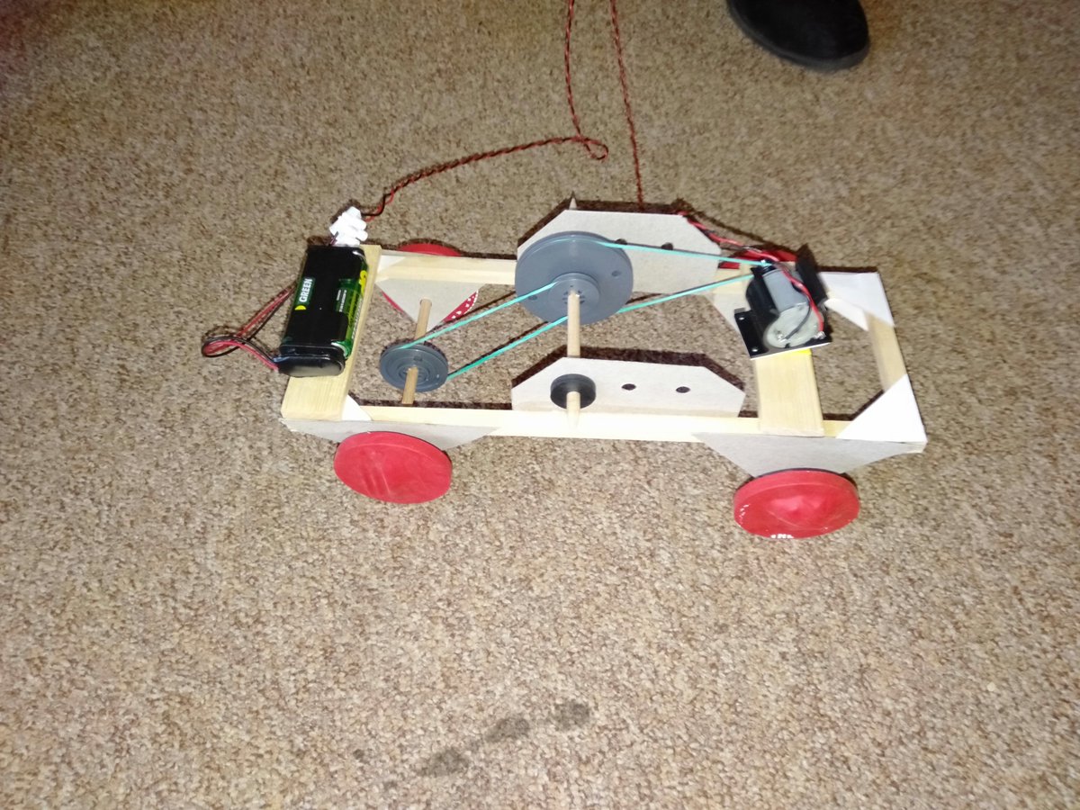 seaview_ps's tweet photo. Mrs Dailly and Mrs Raj attended training with @primaryengineer. Lots of ideas to take back to school to create the next gen of engineers. Unfortunately I don't think we'll win a speed challenge but we did manage to get the car to the top of the ramp! #STEMeducation @AngusScience https://t.co/2S5nvNqPJ3