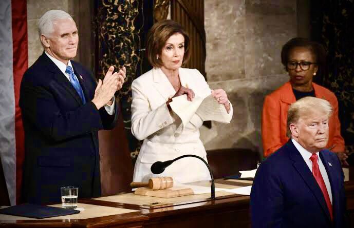 BoletimCoppolla's tweet image. Não aplaudir (e até rasgar!) um discurso q anuncia 10milhões de cidadãos saindo de programas assistenciais e DESEMPREGO RECORDE (7milhões de novos postos de trabalho), inclusive p/ minorias e mulheres, é a cara da esquerda na oposição.
O “quanto pior, melhor” é internacional🇺🇸🇧🇷