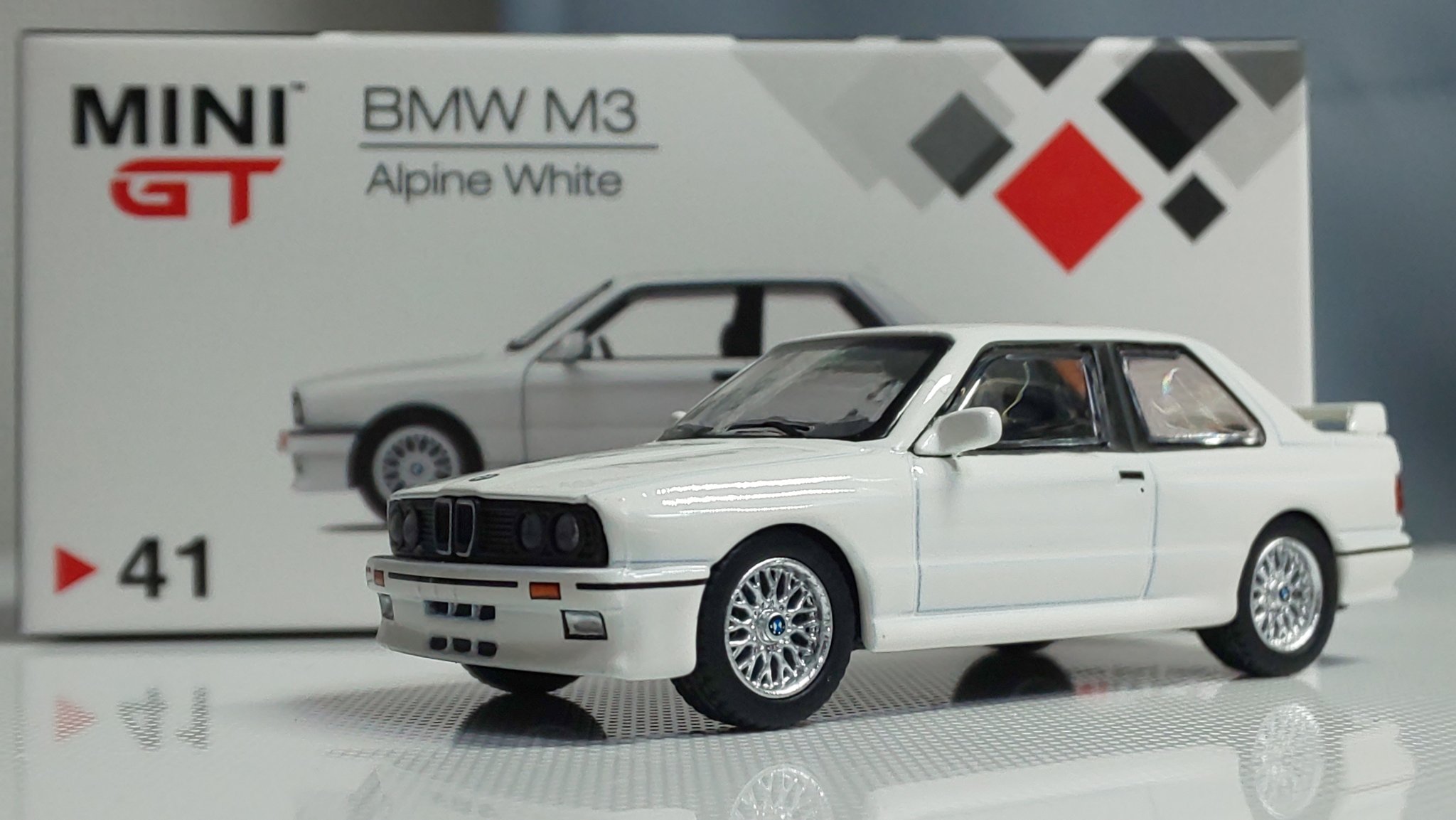 番外編 その10 MINI GT No.41 BMW M3 Alpine White | トミカ 2G