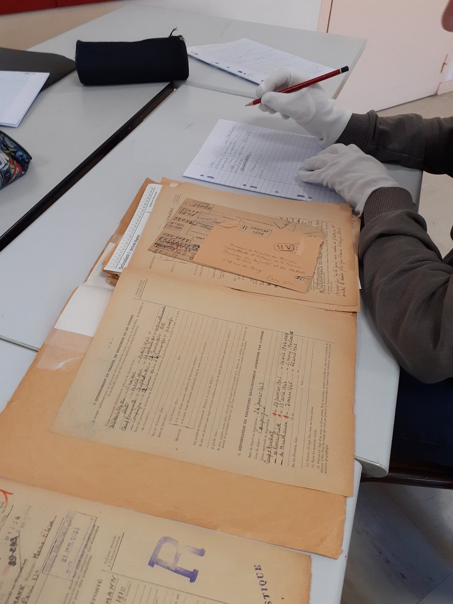 PaturelHerve's tweet photo. Les femmes résistantes dès 1940 sont au coeur des recherches que font nos élèves qui préparent le #CNRD #CNRD2020 #DAVCC #TillysurSeulles https://t.co/GkybnO8KTu