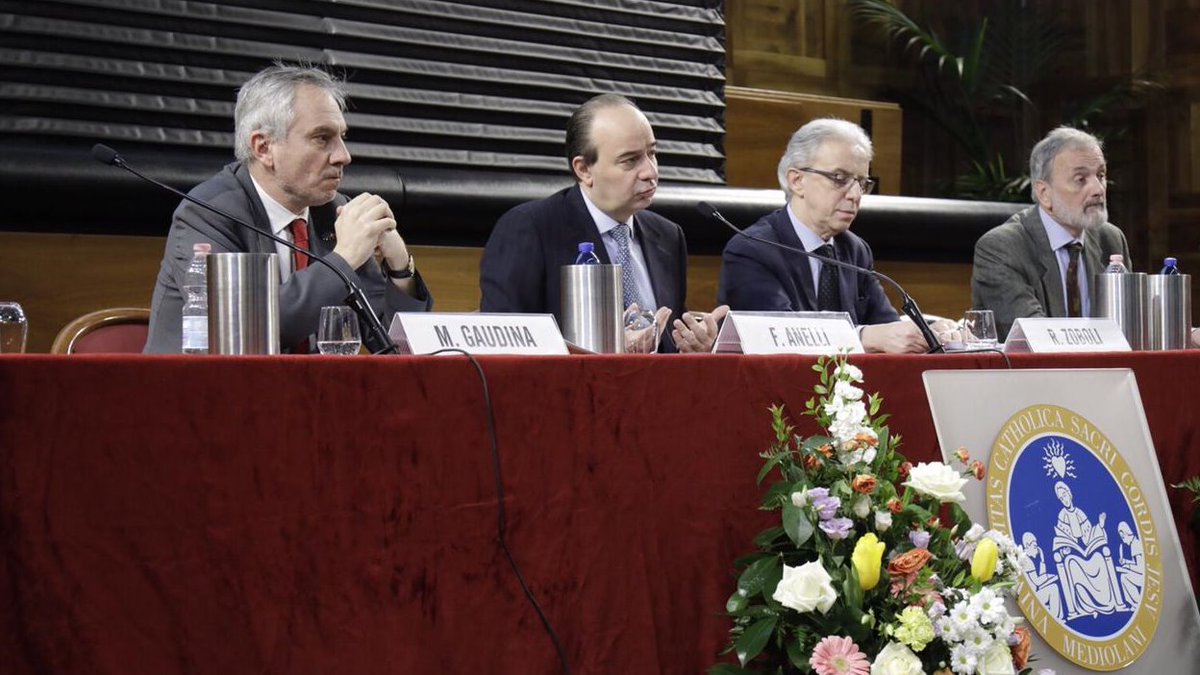 Unicatt's tweet photo. #5febbraio #HorizonEU 2021-27, in #Unicatt il primo incontro in Italia sulle #UEMissions. Rettore Franco Anelli: «Non c'è ricerca che merita di essere portata avanti se non si inserisce in un quadro di bene comune e di servizio alla società» https://t.co/W9DsYO7zY1