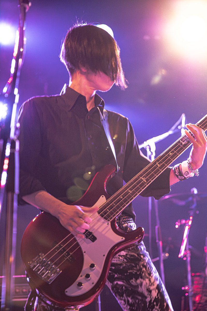 junya_phot0's tweet photo. Vans clip!!!!
.
.
@VansClip
@shiratama_plus
.
.
#バンド #ライブ #Live
#ライブハウス #ベース
#ベーシスト #vansclip
#trickeye #ポートレート
#ポートレート初心者
#キリトリセカイ
#カメラ好きな人と繋がりたい
#写真好きな人と繋がりたい
#ファインダー越しの私の世界
#カメラ初心者 https://t.co/Opck8Y6dvO