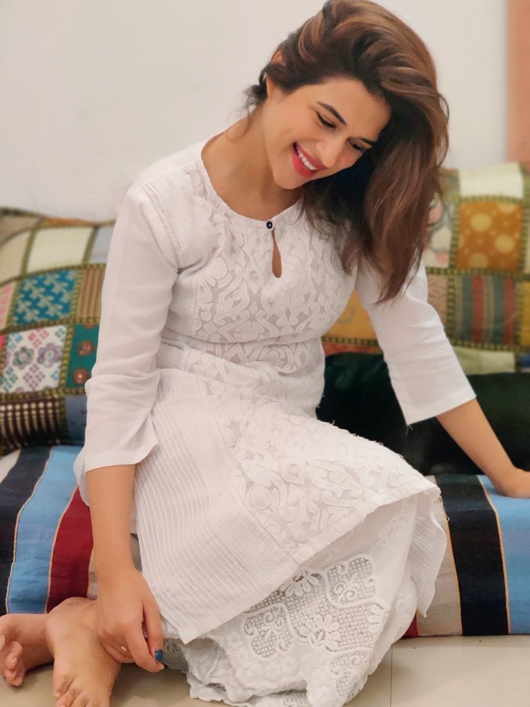 shraddhadas43's tweet photo. All white chikankari love😍 gifted by Mom❤️
#chikankari #whiteobsession #indianvibes https://t.co/Kg4miCtkBT
