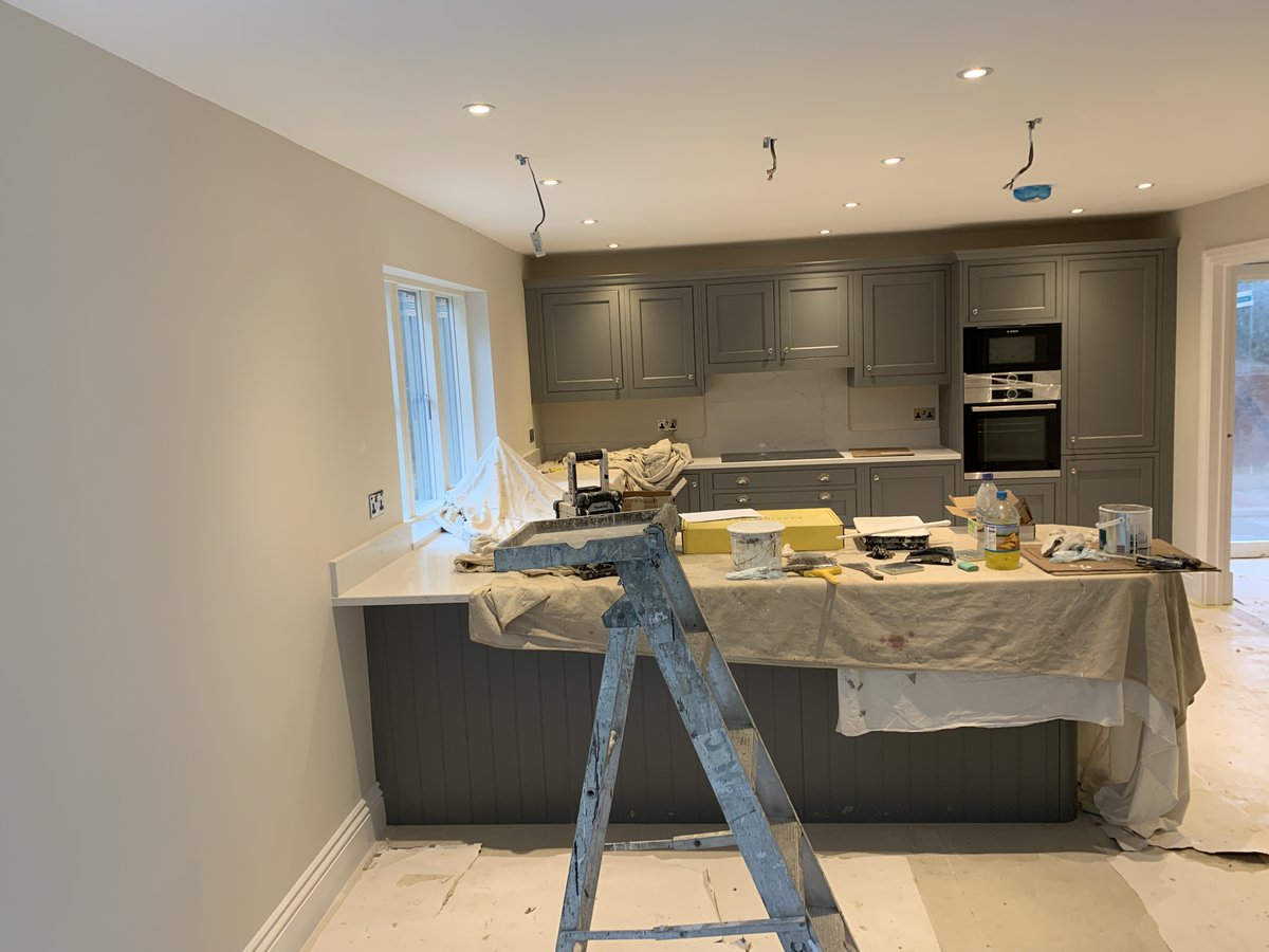 Architects_KSA's tweet image. Bank Top, St. Mary Bourne for Spear Group Design Ltd. Expected to be ready for sale in the next few months. Lovely to see these bespoke houses nearing completion. Amazing attention to detail and high quality finishes! #Architecture #Newbuild #BespokeDesign #Construction