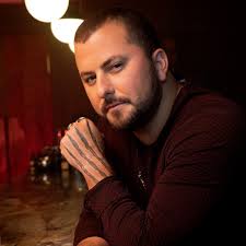 Happy Birthday
Tyler Farr (36) Sara Evans (49) 
