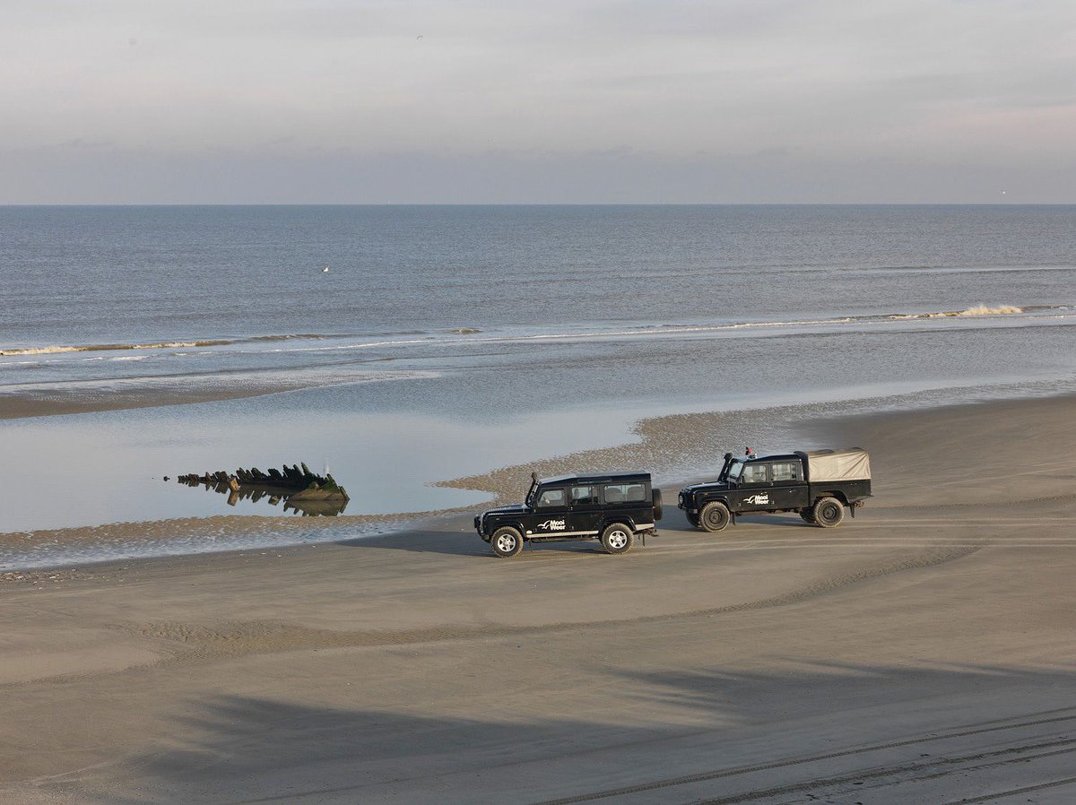 In de #voorjaarsvakantie op #Terschelling? Dan mag een ritje met de #LandRover over het strand echt niet ontbreken op de planning!
