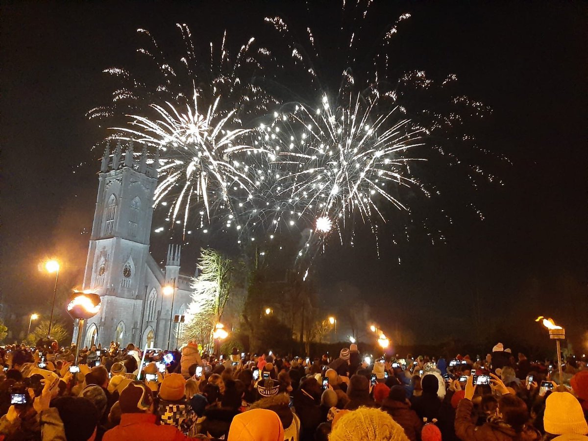 EDBallinasloe's tweet image. It may be chilly 🥶 this morning but it will be hot 🥵 later in #Ballinasloe when the @galway2020 #FIreTour hits town - don’t miss it at 6pm 🎉 @BallinasloeTC @BallinasloeBand @eurireland @CEDCultureIE @damomac @GalwayDaily @BallinasloeYR @ywigalway @LibrariesGalway @GalwayCoCo