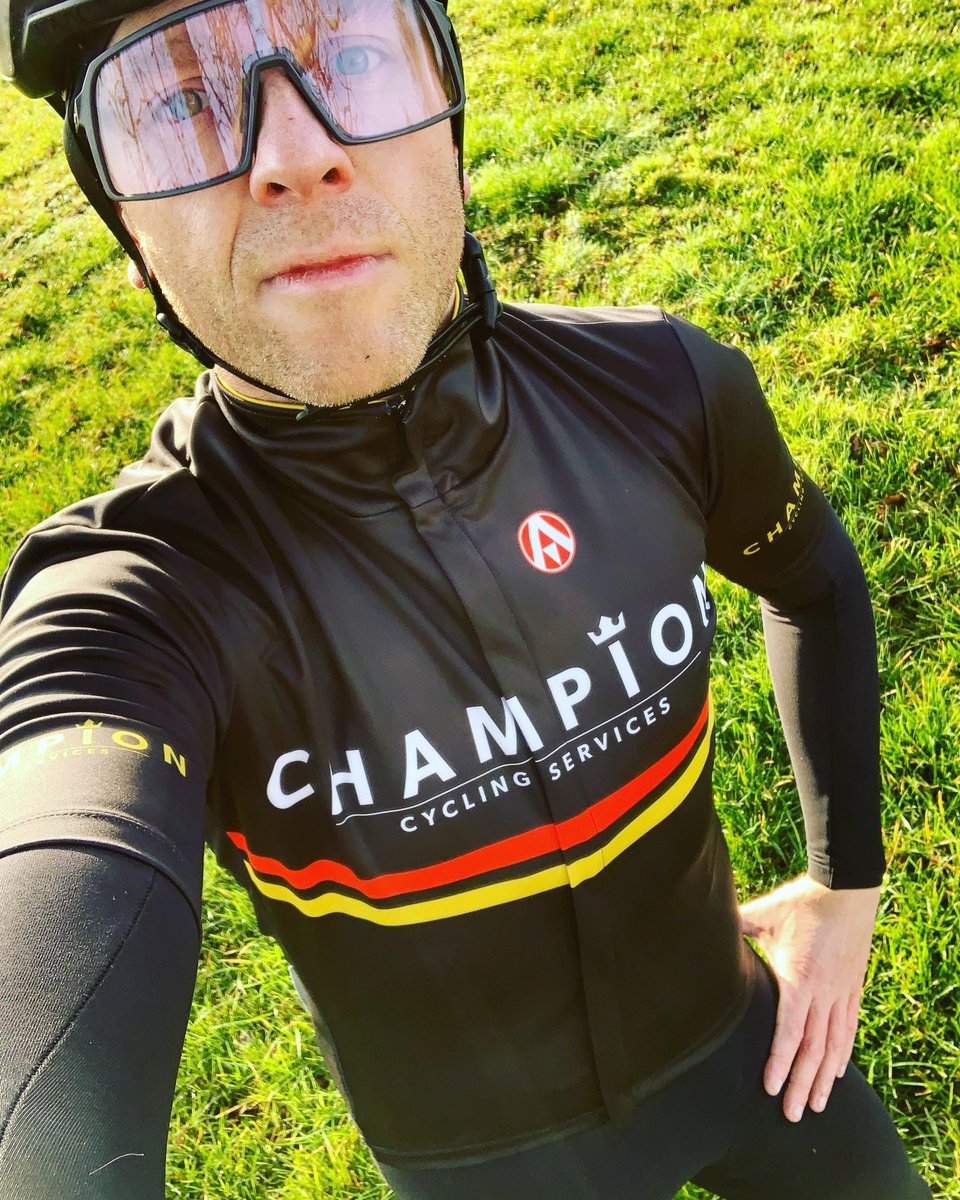 Out early doors getting it done today with @iamroborr aka @ChampionCS 👊🏼 ... Snappy new top as well 😍

#cyclinglife #bikes #outsideisfree #ØVB #cycliste #roadcyclist #roadcycle #cycleroad #bikeracing #makebikeportraits #cyclisme #cyclingshots #cycle #chøpper #roadcycling #ride