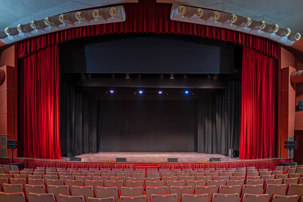 checcosmile's tweet photo. HABEMUS IL NUOVO SITO DEL TEATRO LENDI DI SANT’ARPINO (CE) https://t.co/S5eT6NxfEG https://t.co/duZ7wNkzuS