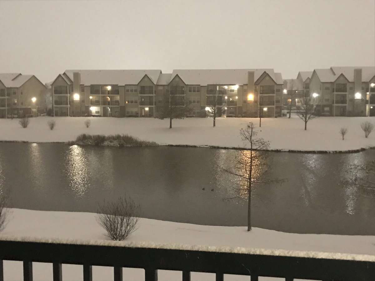 PAReports's tweet image. SNOW IN EDMOND!!

#kocofirstalert #KOCO5 #kocoweather