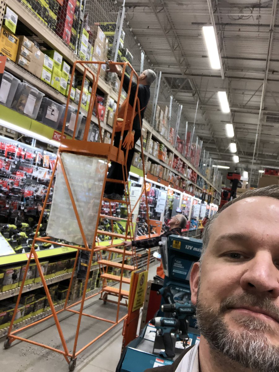 ZTunnell80's tweet photo. First Opening #InStock2.0 with #MightyMontgomeryville keeping Portable Power stocked! https://t.co/UK8aDrj2N1
