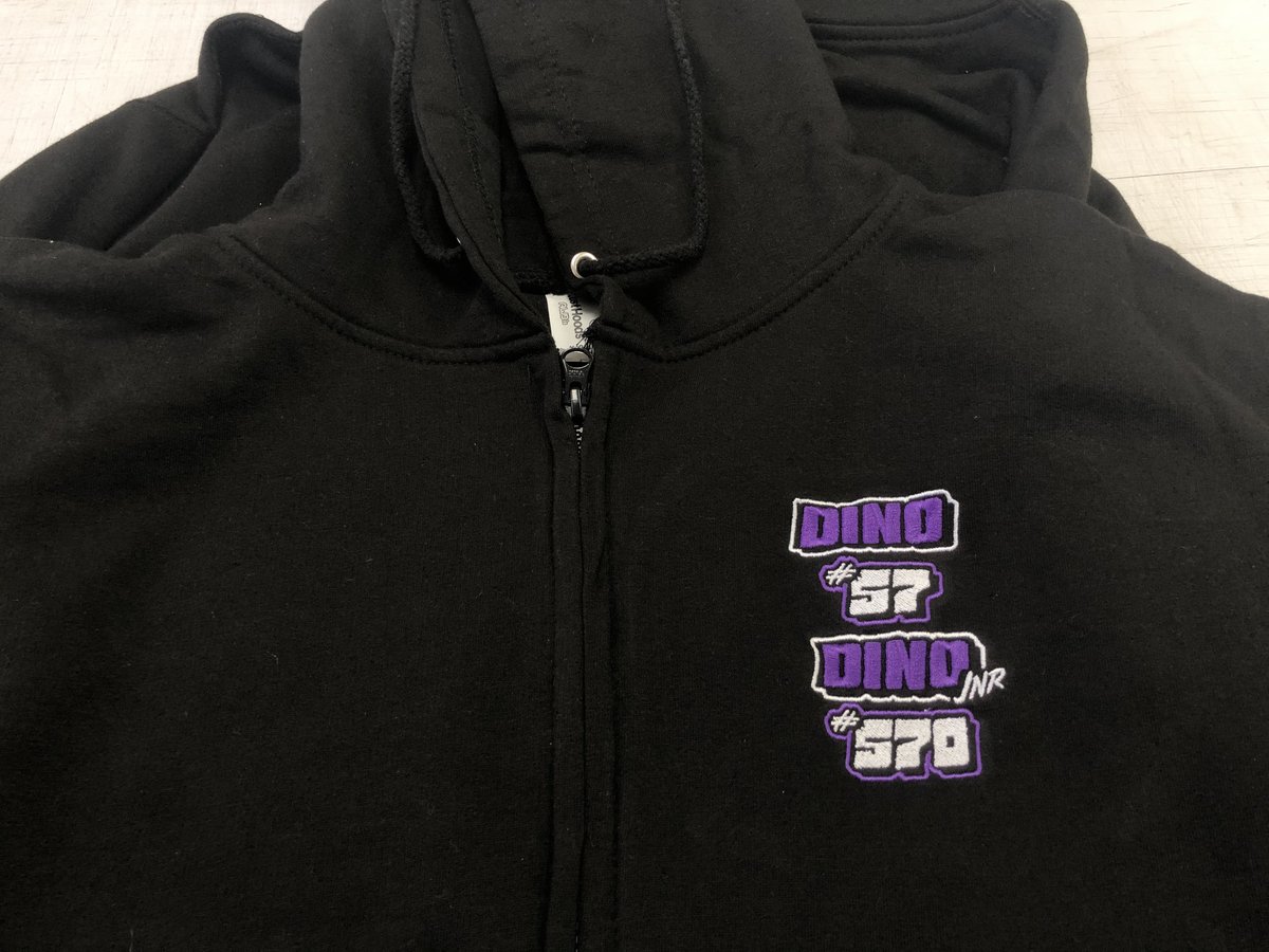 BrandIDLtd's tweet photo. When you get to embroider a banger legends car 👌 Stu’s not bad either 🤣 Looking for high quality embroidered team wear, then look no further!

#embroidery #bespoke #clothing #ovalracing #bangerracing https://t.co/dwRjMfL3fY