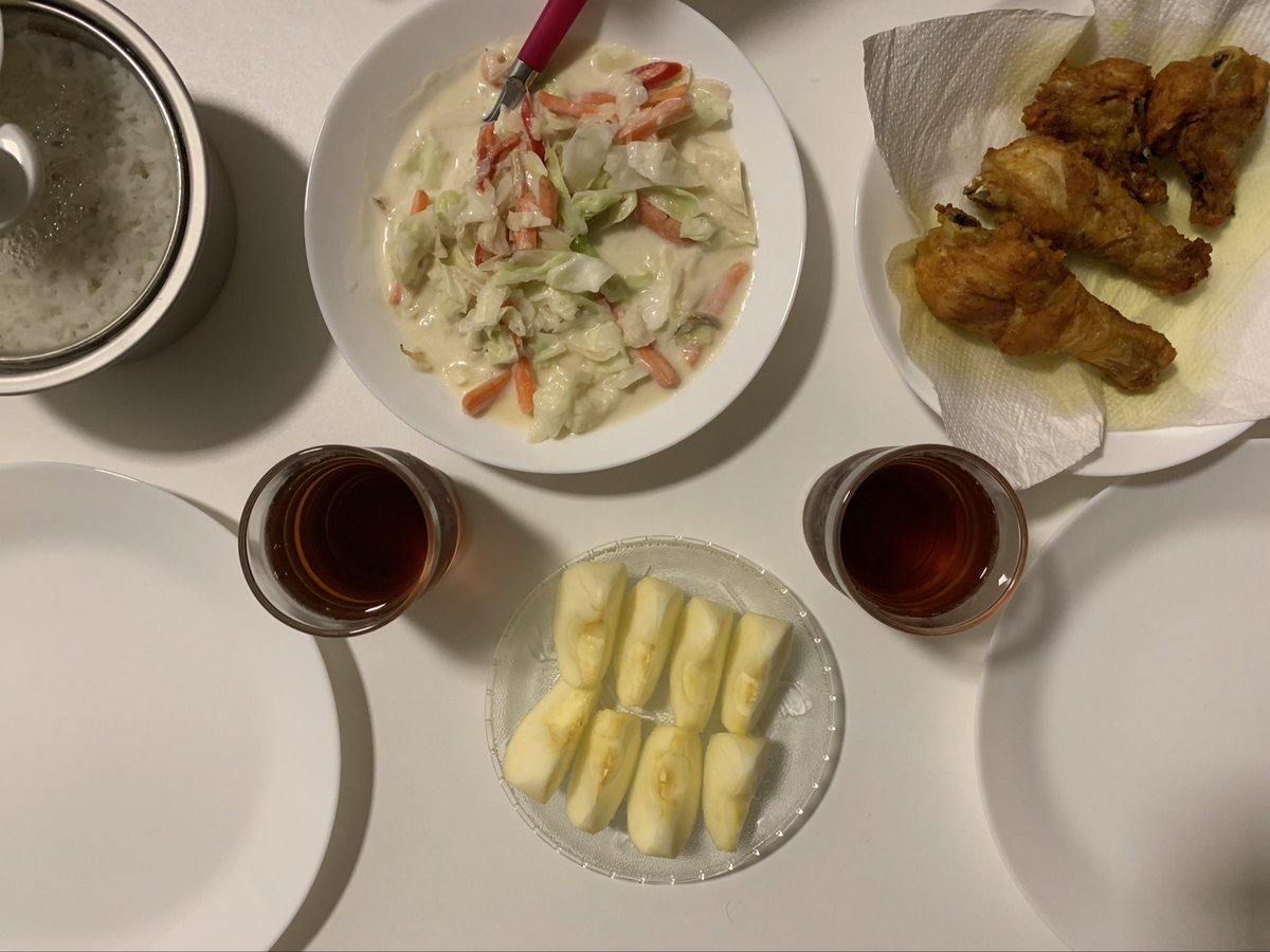 4/2/2020: Nasi + sayur kobis masak lemak + ayam goreng + buah epal + air teh markisa 