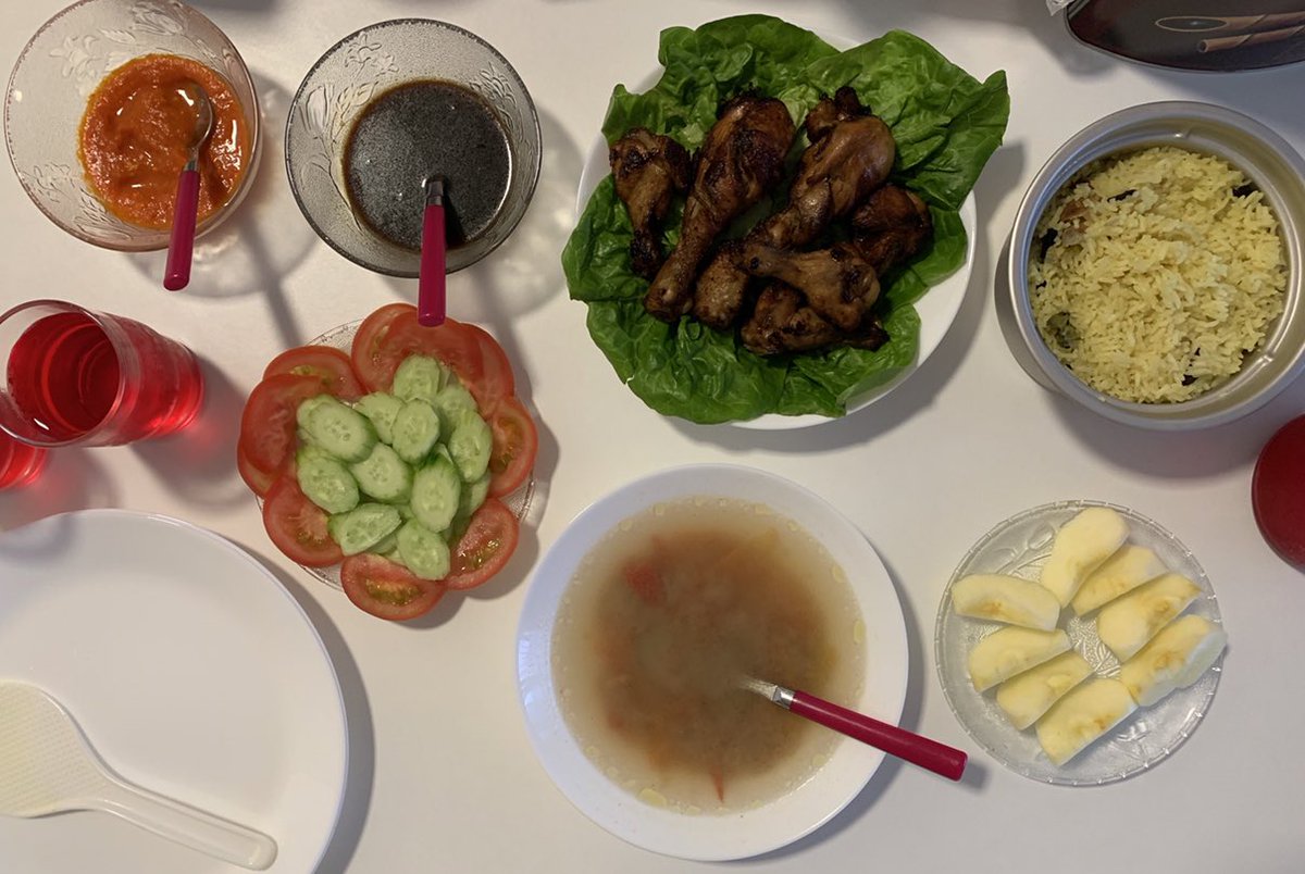 5/2/2020: Nasi ayam + buah epal + air sirap for dinner today First time masak nasi ayam without anyone help me  Nasib baik suami suka and puji sedap 