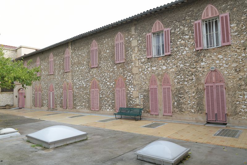 marseille's tweet photo. 🌳Inauguration du Parc des Soeurs Franciscaines Missionnaires de Marie, dans le 6e ardt.
La Ville de Marseille a souhaité acquérir ce domaine afin d'offrir un nouvel espace vert ainsi qu'un lieu dédié à l’art et à la culture en coeur de ville.
+d'infos ➡️ https://t.co/URI4R8tifH https://t.co/2z7BJCW8R9