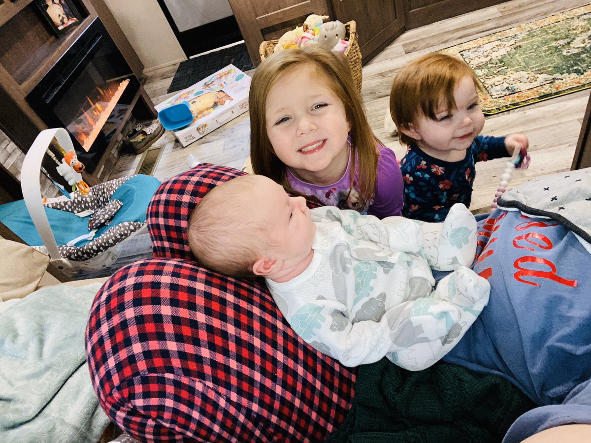 haleyycase's tweet photo. mamas babies💘 https://t.co/kflNvUkZ4n