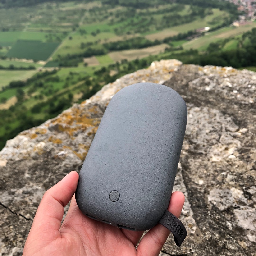 Perfect for the adventurous... our #QiStone2 wireless charger is lightweight, powerful and truly portable, making it an essential #travel buddy! 

#WirelessCharging #OnTheGo #PortableCharger #Wanderlust #TechLovers