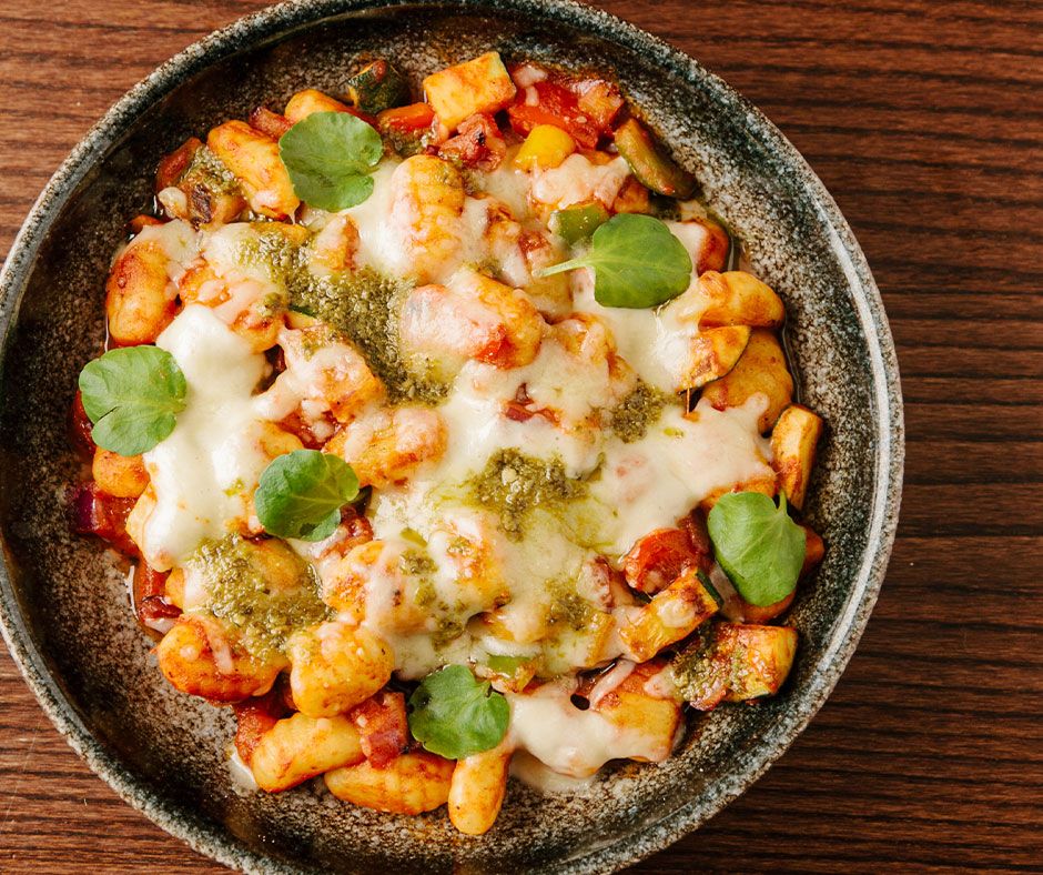 Take advantage of our Fixed Price #menu between 12noon and 6.30pm Monday-Friday and get 2 courses for £12.95 or 3 courses for just £15.95! 🙌 View the full menu and a book a table via our website 👇 
buff.ly/2JY4Qu6
#yum #gnocchi #veggie #meat #cocktails