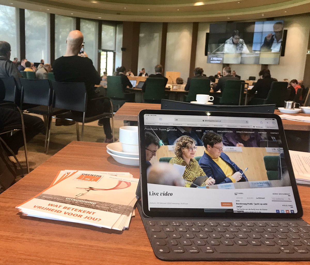 .@CdkDrenthe Jetta Klijnsma heeft de statenvergadering geopend. Volg de vergadering live op drentsparlement.nl. Op de agenda staan oa het afscheid van @aimee_vanderham en de benoeming van 2 bijzondere commissieleden.