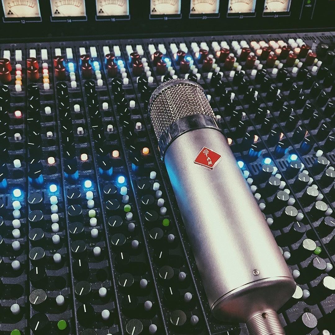 Pariah Recorders "This tube microphone sounds insane. My SA47 is a killer on everything⚡️"
What’s your favorite microphone right now? #stamaudio