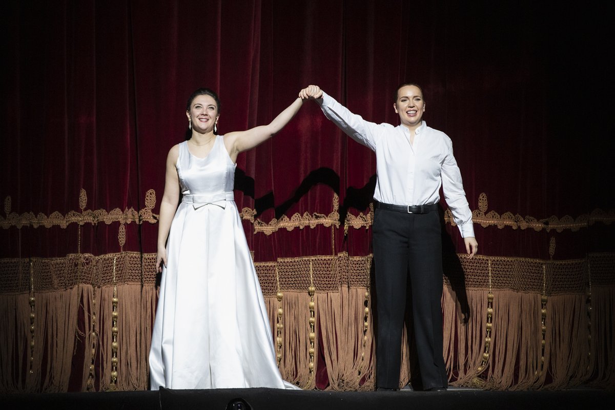 OperaRoma's tweet photo. #MariangelaSicilia e #VasilisaBerzhanskaya
Grazie!
Domani 6 febbraio, l'ultima recita dei 'I Capuleti e i Montecchi'
#operaroma #TORcapuleti

ph. Yasuko Kageyama / TOR https://t.co/mF70XrFda0