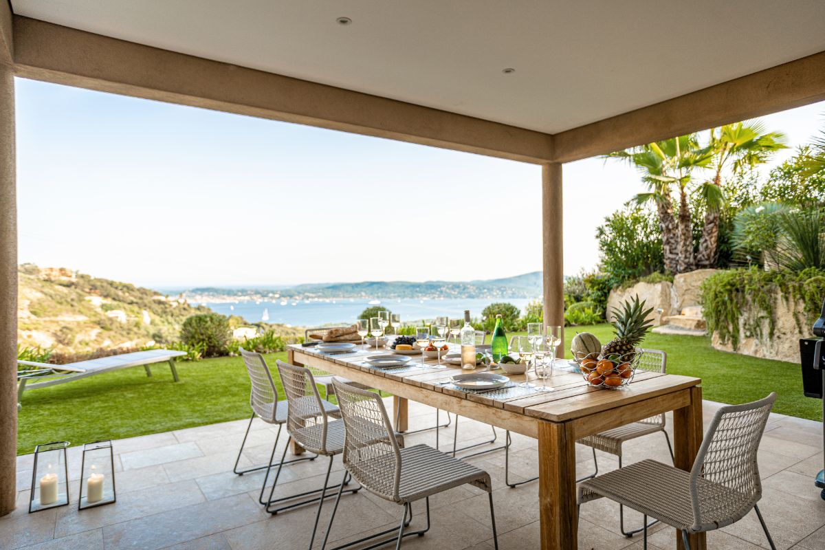 CotedAzurVillas's tweet photo. We have this amazing collection of villas in Sainte Maxime. The absolute ideal base to enjoy the Saint Tropez Peninsula!

https://t.co/R0lRTgXwYa

📧 or ☎️ us to talk to one of our Rental Experts!

#cotedazurvillas #saintemaxime #sainttropez #holidayrentals #booknow https://t.co/VY873YLgds