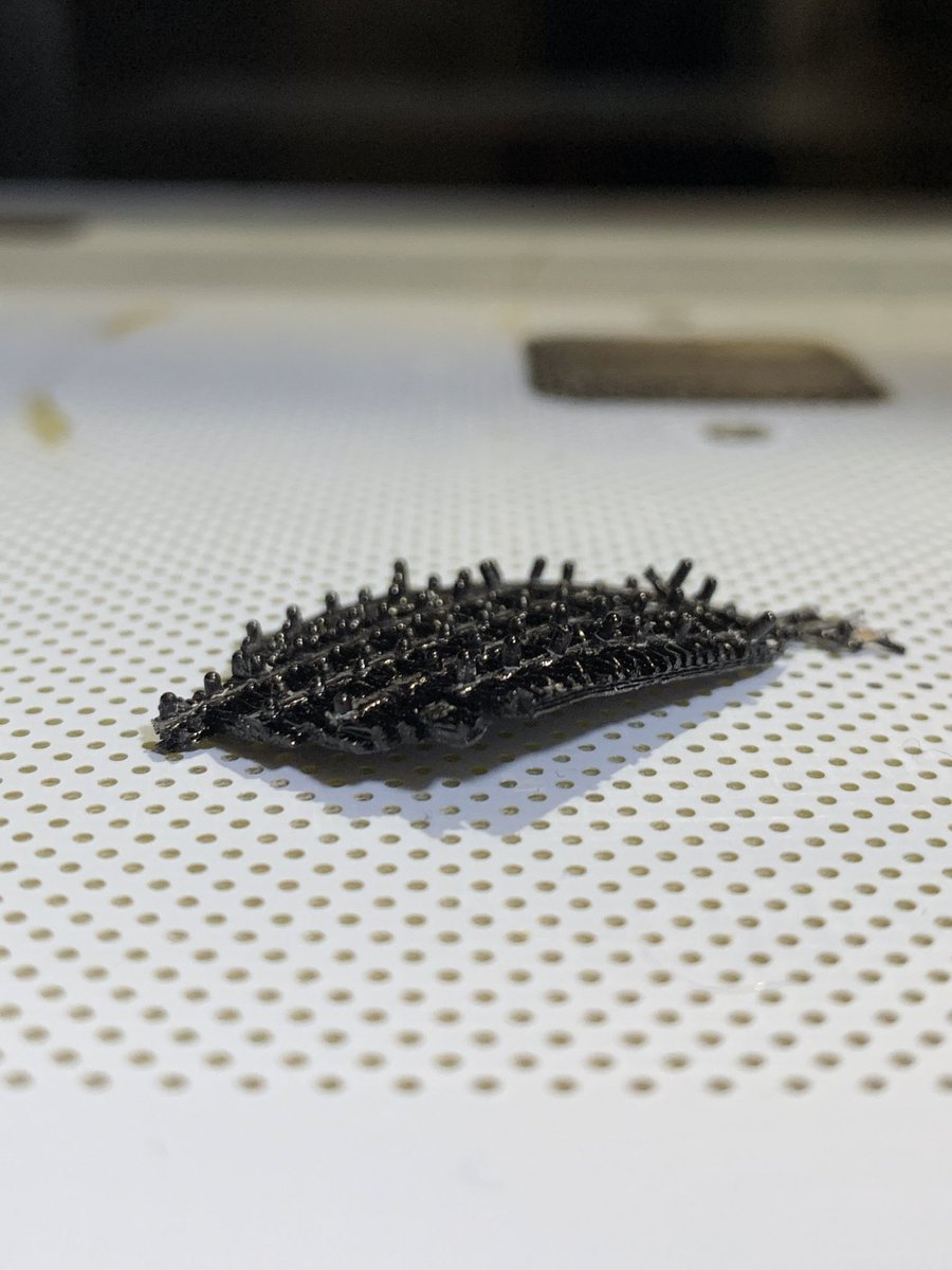 平原 真 Auf Twitter M0plus テーブルの穴に樹脂が入ってガッチリ食いつくから 剥がすのがめちゃくちゃ大変 でも鼻の角栓を取った時のようなスッキリ感がある