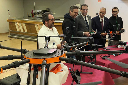 tic's tweet photo. 🕹 Arriba la 5a edició de la Mollerussa Drone Party amb més de 150 pilots de #drons! 
👉 En aquesta edició hi haurà una fira amb una quinzena d’empreses del sector, moltes membres de @CataloniaDrones
👉 https://t.co/cuwhLwRo0r
@ajmollerussa @DronesDCarreras @DiputacioLleida https://t.co/o5buBsoGeo
