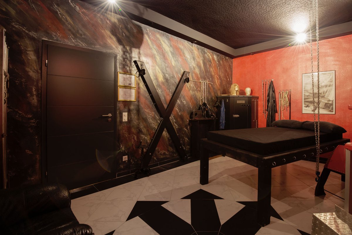 Happy Aua am Mittwoch!

#sm #erotic #club #paradise #saarbrücken