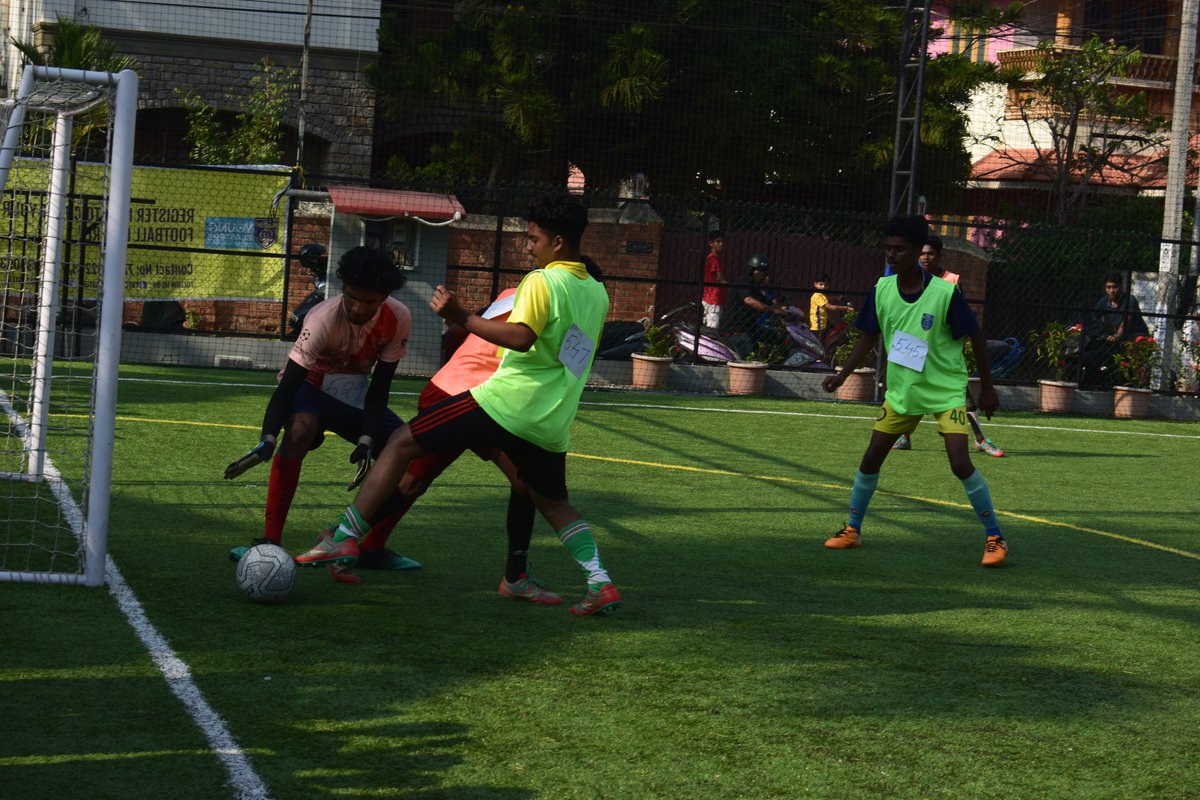 KeralaBlasters's tweet image. For more details on registration, contact:
Hatrick Sports: +91 7736362208
Love All Soccer Park: +91 9383495478
#YoungBlasters #YennumYellow #Championsinthemaking