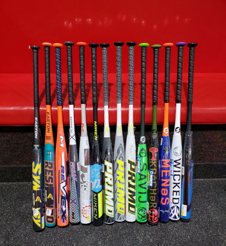 We just received a new shipment of 2020 Softball bats! Does that mean winter is almost over? 🤣

Stop by and check out our selection! 🥎 

#sourceforsports #sourcefornation #skatersedgesudbury #skatersedge