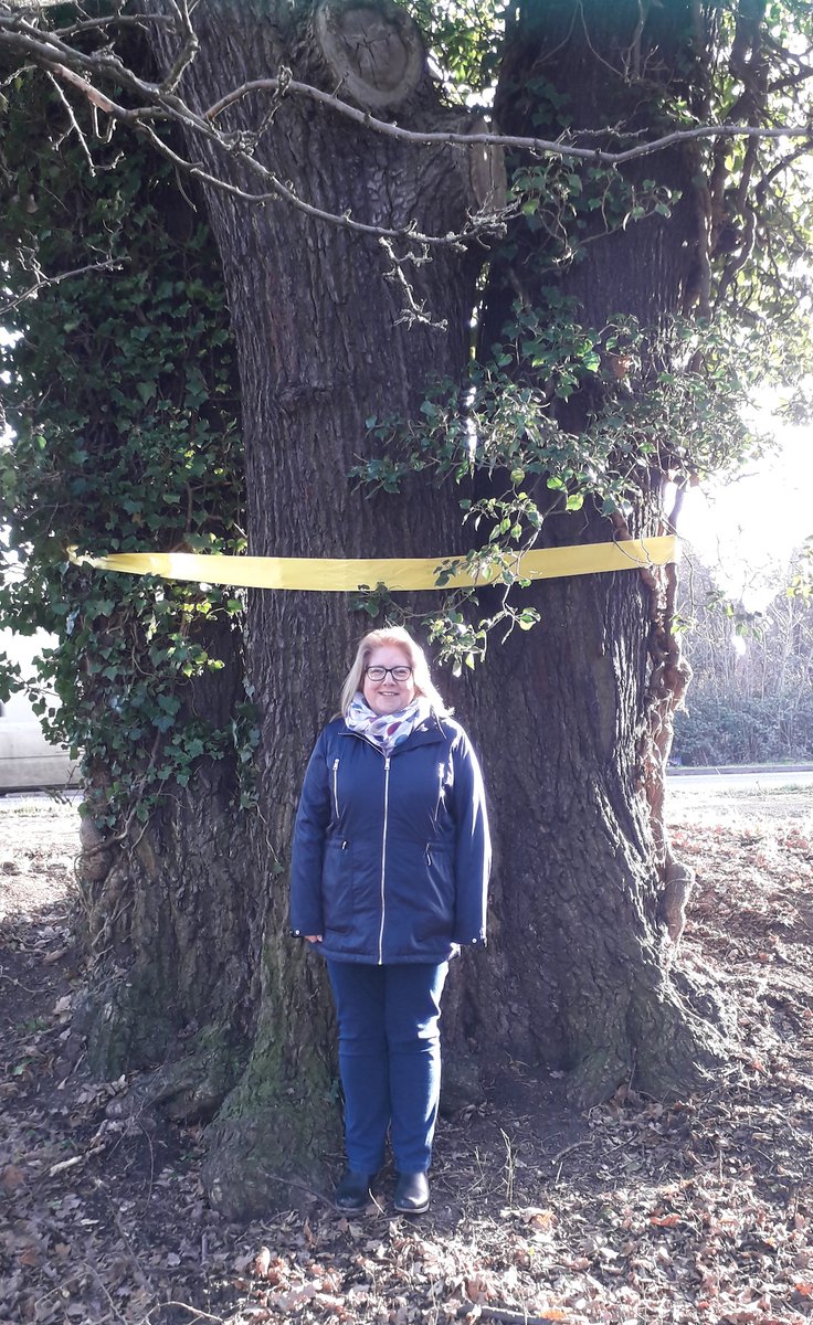 Say hi to Justina our #TreeWarden for #Irthlingborough & #HighamFerrers! Justina has been campaigning to save the 3 Oaks of Higham @OaksSave & she'd love to hear about any other #streettree concerns in these areas. Email 01933justina@gmail.com. #saveourstreettrees #northampton
