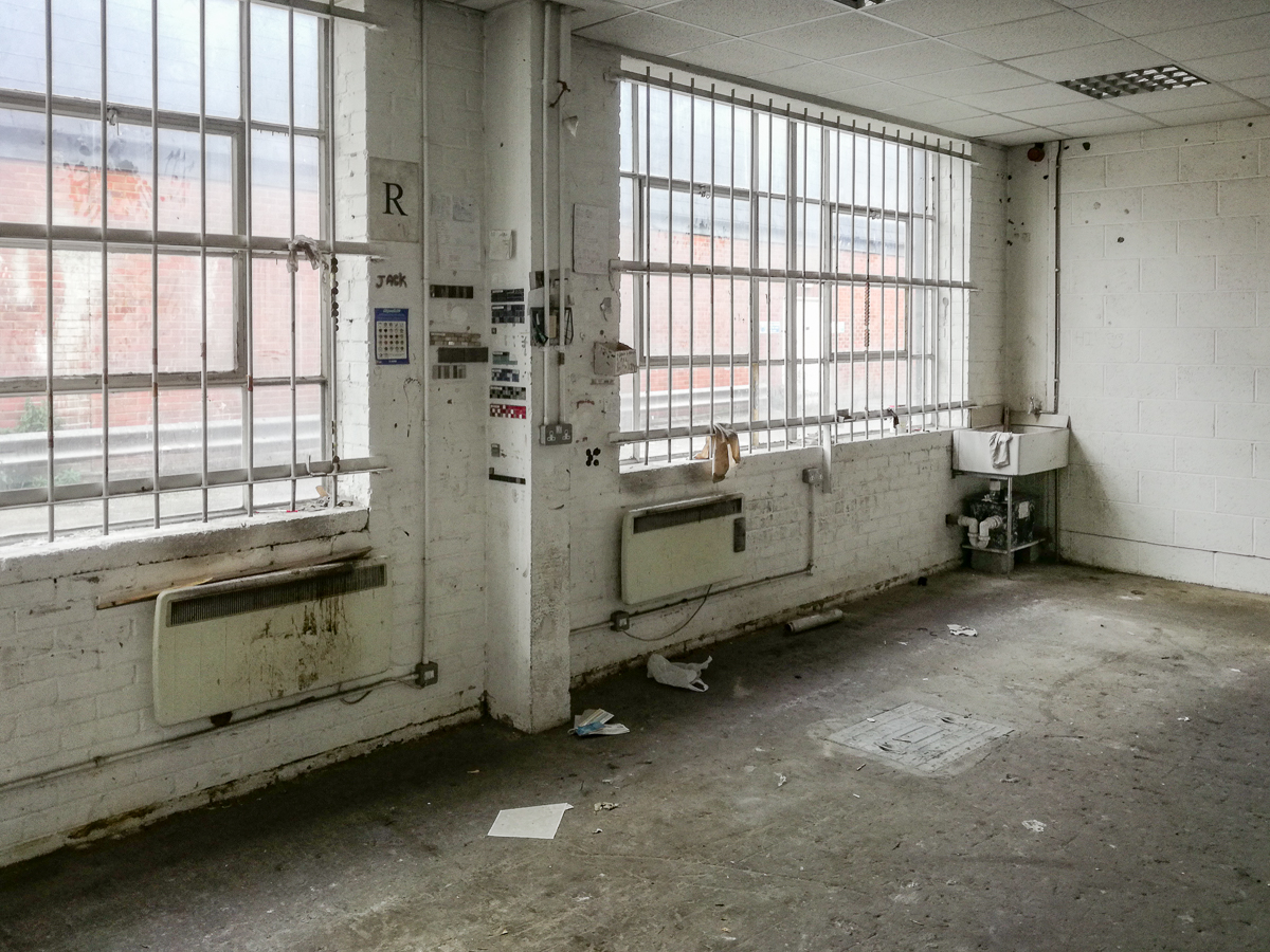 SPACE2LOCATIONS's tweet image. Available until April, this warehouse in Croydon is available for all your filming and photographic needs, with parking and offices on site MDR001 - Croydon #setbuild #film #tv #london #warehouse #croydon #location #locationscout