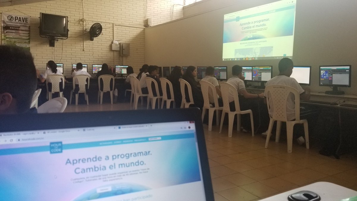 TIC_ITS's tweet photo. En #itspereira estamos convencidos que programando cambiaremos al mundo porque resolveremos los problemas de la sociedad @CompuParaEducar https://t.co/GxnN4b0jGw