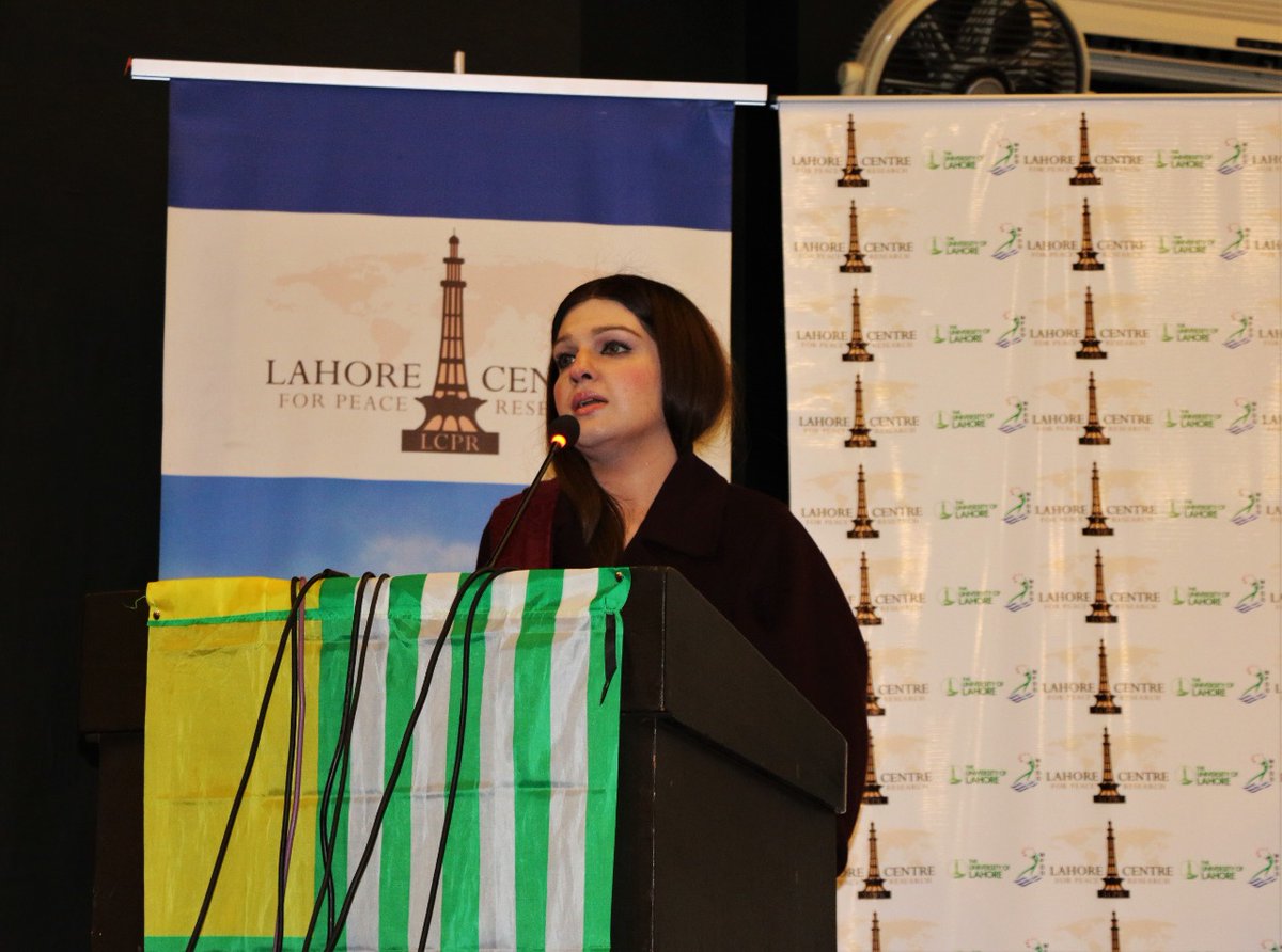 UrbanUnitGop's tweet photo. #HappeningNow @MushaalMullick graced the #kashmirconference with her presence to give a 360-degree insight into the constrictions &amp; destruction after the sudden revocation of #article370 &amp; #article35A in Kashmir. @MPDDPunjab @LahorePeace https://t.co/1BIhYNMnzM