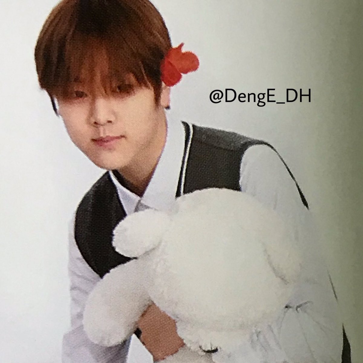 withdosang's tweet photo. 📸ー🐹🐱

: พี่ๆผมอยากมีปืนแบบพี่บ้างจัง
: ทำไมอะ
: ก็เราจะได้มี”กันและกัน”
: !!!

#วันนี้โดซังมีโมเม้นหรือยัง #dosang #โดซัง https://t.co/sZNAxWcXun