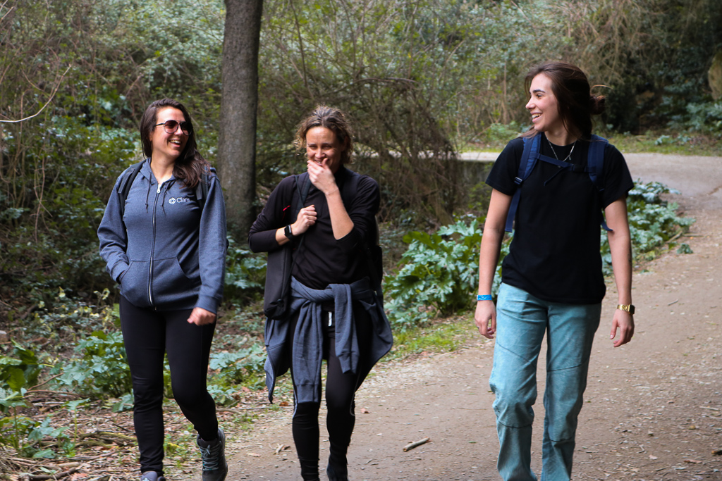 es_claris's tweet image. Hemos salido a la montaña para celebrar el primer evento #WomenatClaris. No se nos ocurre una forma mejor de pasar la tarde que disfrutando de la naturaleza y haciendo equipo #Claris. ⛰👟💪🏻 #anythingispossible @ClarisOfficial