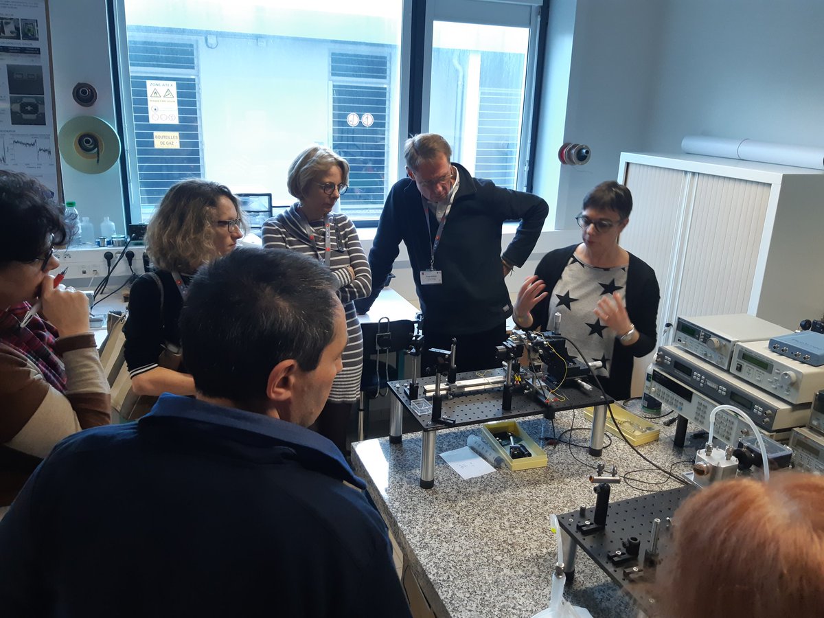 IES (@iesmontpellier) on Twitter photo Les visites s'enchaînent...
Aurore Vicet, spécialiste des Capteurs de gaz, couplant laser IR et photo-acoustique, à l'IES, explique ses différents systèmes aux membres du HCERES. Les visites s'enchaînent...
Aurore Vicet, spécialiste des Capteurs de gaz, couplant laser IR et photo-acoustique, à l'IES, explique ses différents systèmes aux membres du HCERES.