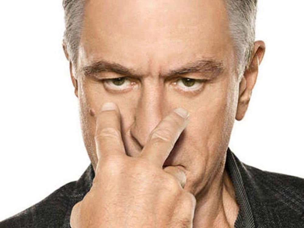 хорошо смотрю в оба. гляди в оба. V odno okno cmotreli dvoe. глаза демотиватор. я следу за тобой дениро.