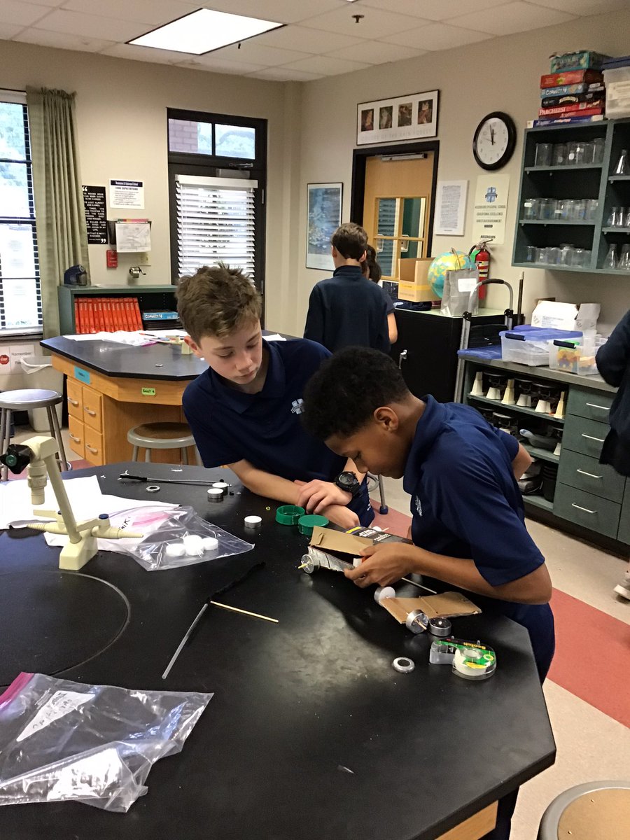bluegators6th's tweet photo. Mrs. LeMieux’s 2nd period math class practicing their engineering skills! https://t.co/TM798VrZXP