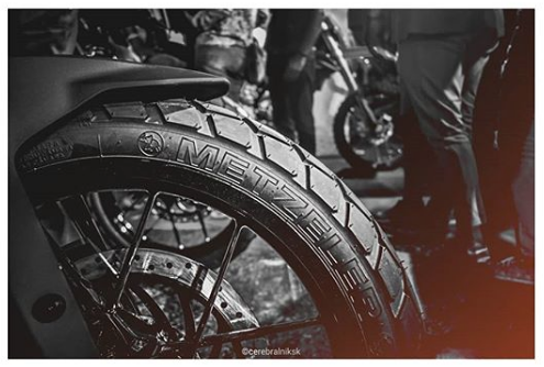 MetzelerMotoUSA's tweet photo. Tire art. Plain and simple beauty. #Tourance #MetzelerMoto
📸 @cerebralniksk https://t.co/caMgdPzPeM