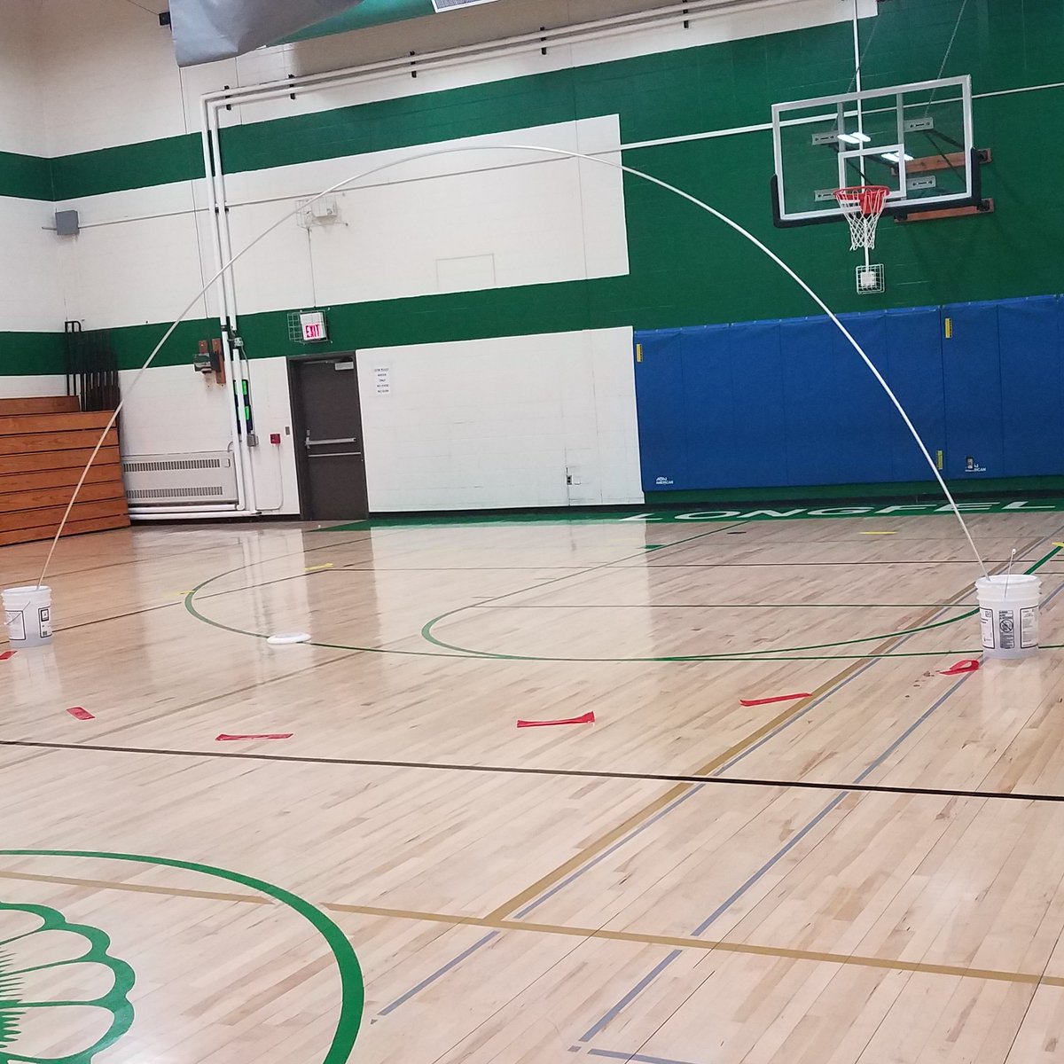 If your New Year's resolution involved playing more goaltimate, then you should join us tonight! Registration still open! Link in bio.
#ultimate #ultimatefrisbee #frisbee #winterleague #winter #indoorultimate #goaltimate #lacrosse #wisconsin #lacrossewi