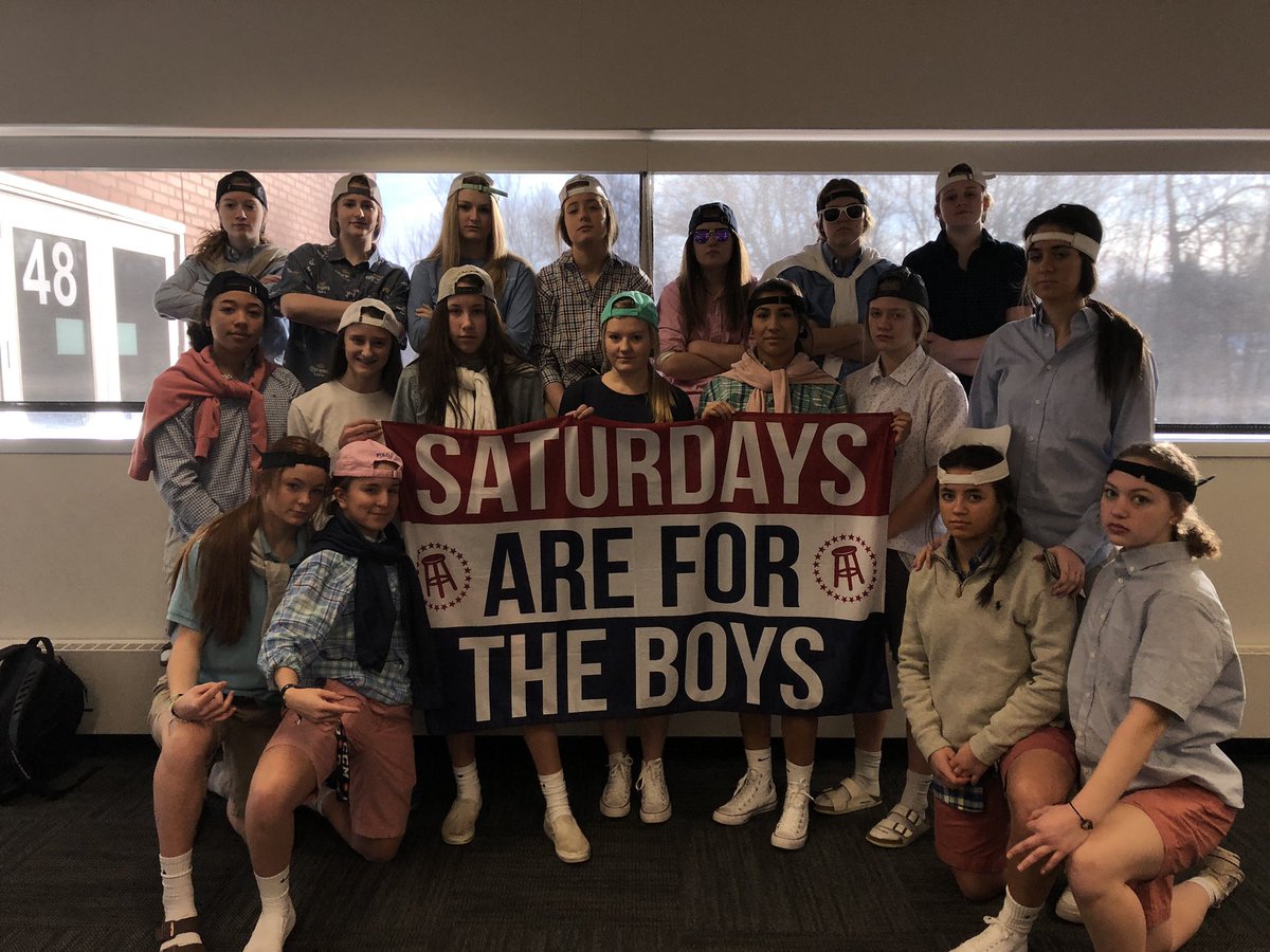 ehsghockey's tweet photo. 🚨FIRST SECTION GAME TONIGHT🚨 POP OUT @ HOME @ 7 AND SUPPORT THE BOYS🥵😎 AS THEY TAKE ON ROSEMOUNT😤
#applepi #boysofcleetaritaville https://t.co/eDBPcpDLhF