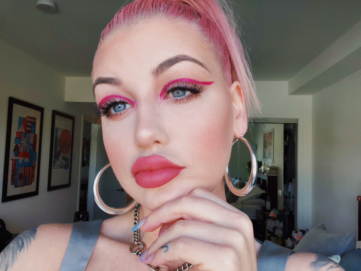 SamiiRyan's tweet photo. pink bich 💞🥺💅🏻💖✨💞🌸 https://t.co/iLYyaWLK8w