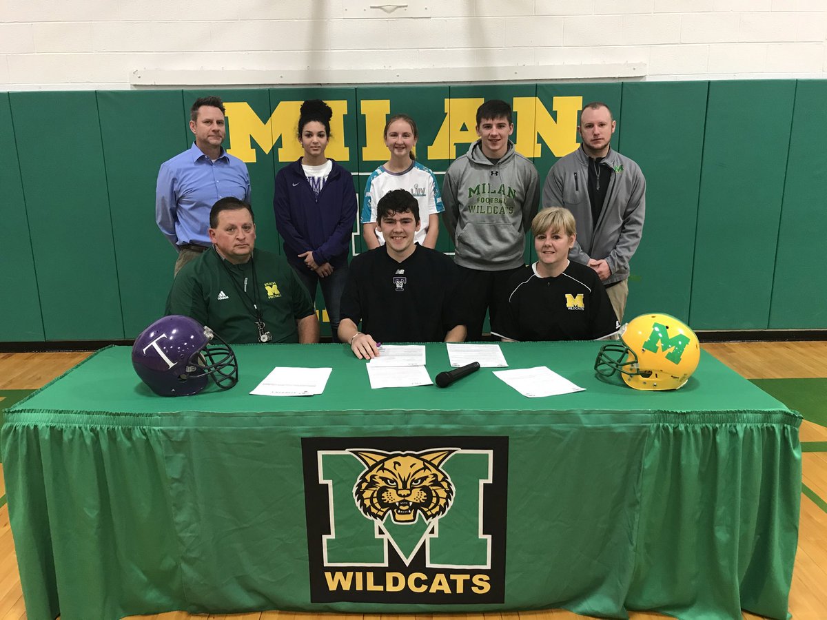 FredBeckKTVO's tweet photo. Milan’s Ryan Dabney signs with Truman State football https://t.co/thzMPAvi7S