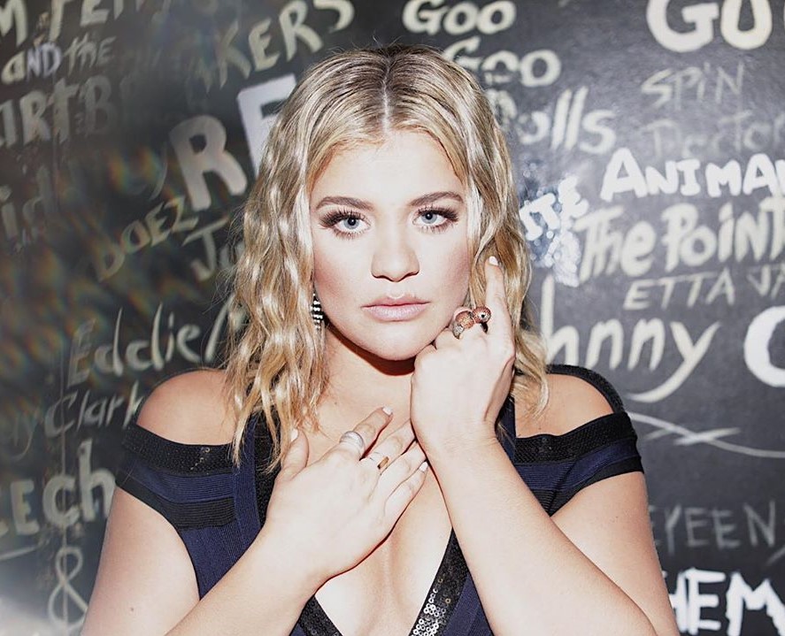 MCA_Universal's tweet image. ♥ NEW ♥ @Lauren_Alaina music dropping March 6th 🙌✨ #WCW #GettingGood