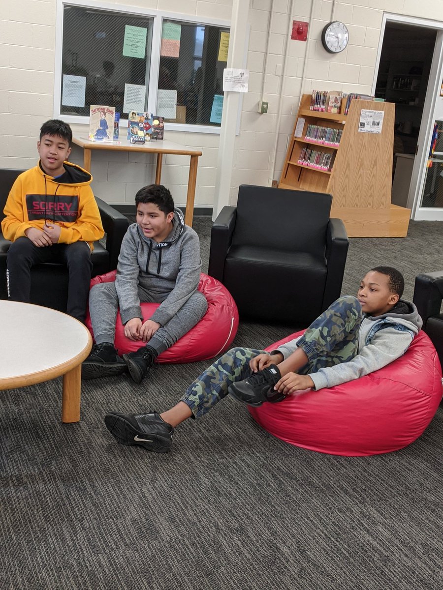 NeptuneESL6_12's tweet photo. Guest reader, Ms. Sanyigo, read Pink and Say to our 6th grade ELs in honor of #WorldReadAloudDay! #reading #ESL  @NeptuneSchools @NeptuneMiddle @PatriciaPolacco #PinkandSay https://t.co/hh1U53qoAx