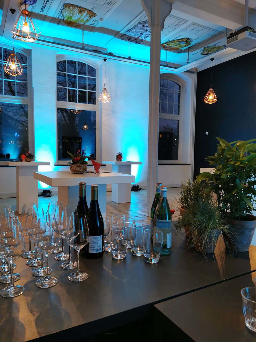 XDelft's tweet photo. We are ready for our annual #ExecutiveDinner to celebrate the X! Delft #ecosystem at the #Mekelzalen of the Science Centre Delft #TUDelft https://t.co/UPjEQYN9Ms