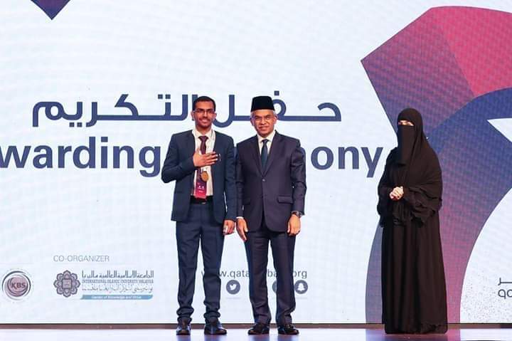 لقب سابع أفضل متحدث في بطولة آسيا للمناظرات التي أقيمت في ماليزيا.
شارك فيها 26 جامعة (104) مشارك/ة من مختلف الدول، بالرغم من أن فريق جامعة العلوم والتكنولوجيا الممثل لليمن لم يشارك إلا في 3 جولات من أصل 5 نتيجة عراقيل السفر. https://t.co/6vqKfAWSee