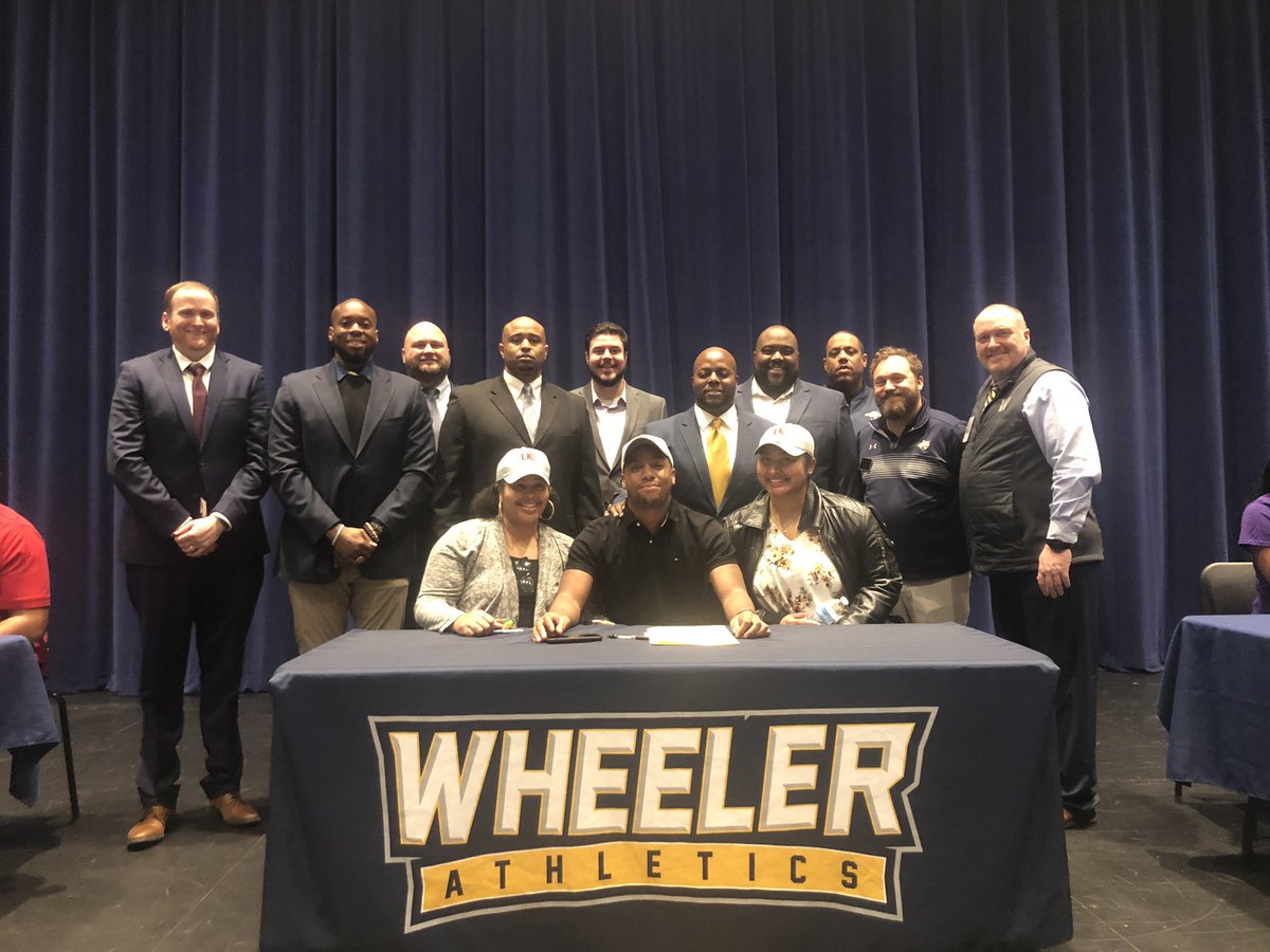 coachking77's tweet photo. CONGRATS‼️
@jadenross12 
@Jalen_Jordan18 
@theoreeves15 
@shadythomas12 
#TrainedToGo
🏈🐯🏈🐯🏈🐯🏈🐯🏈🐯
#2020SigningDay https://t.co/1WLJR7lsxT